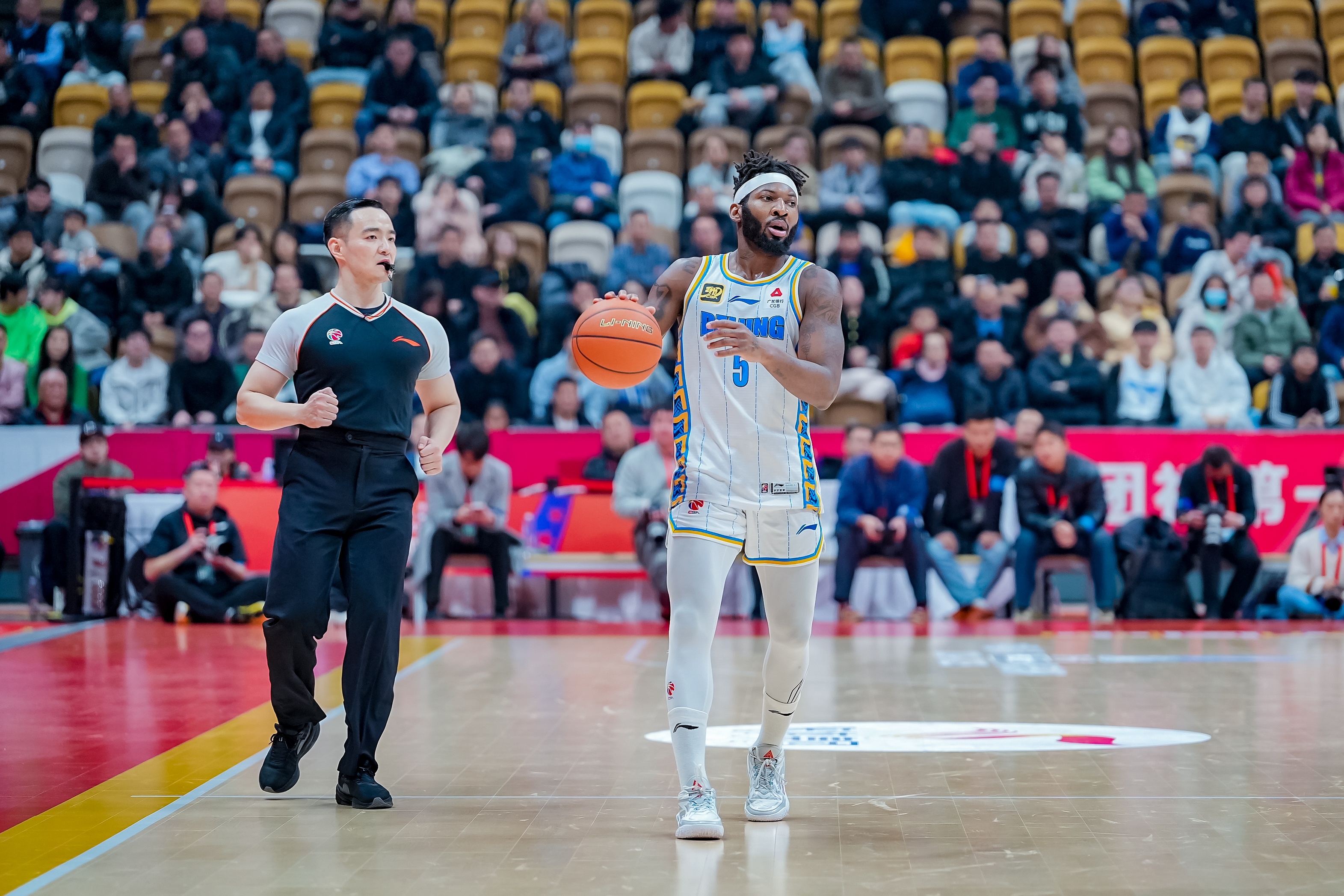 开云体育-媒体人:许利民换斯佩尔曼让其不爽 但杰曼单外援激活防守伸缩性